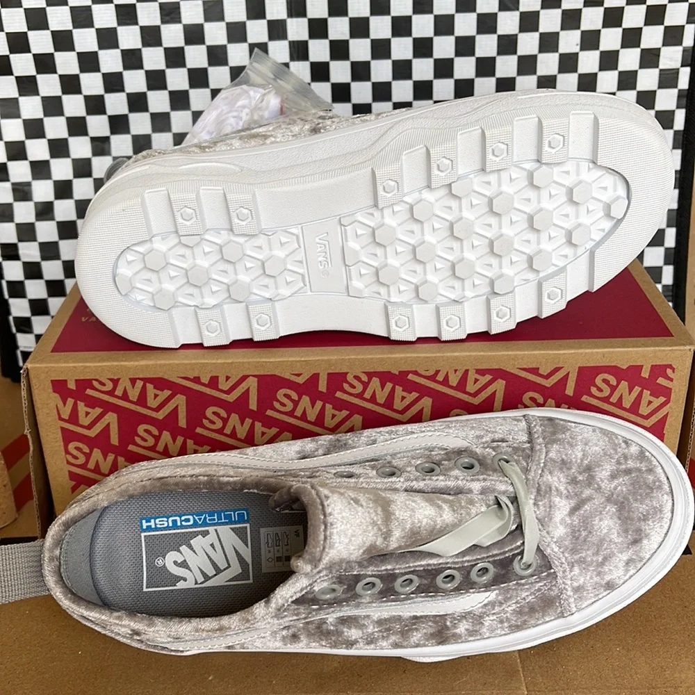 Vans Sentry Old Skool Crushed Velvet Silver/True White WMNS sneakers - Picture 4 of 16